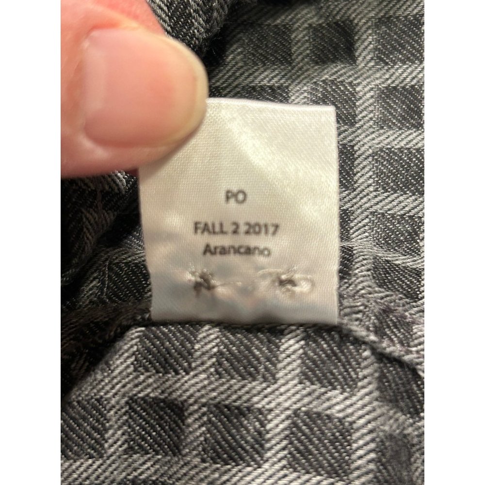 Untuckit Mens Black Gray Long Sleeve‎ Button Up Shirt Size Medium - Picture 8 of 9